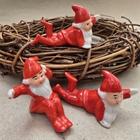 røde-nisser-hvidt-skæg-liggende-siddende-porcelæn-gammelt-julepynt